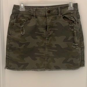 Camo mini skirt